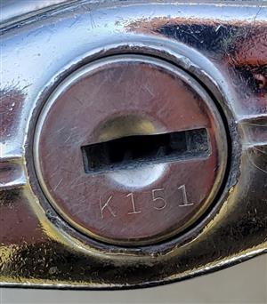 Bauer Leer A.R.E.K151 Truck Topper Key Lock                                                                                                                                                                                                                                                                                                                                                                                                                                                                         