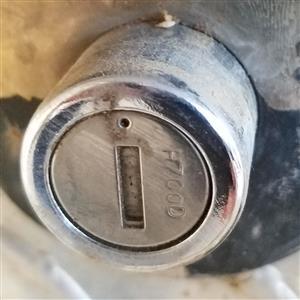 Dee Zee Deflecta Sheild Eberhard Kobalt Snugtop Leer H700D Truck Tool Box Lock                                                                                                                                                                                                                                                                                                                                                                                                                                      