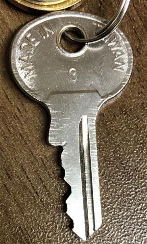 HON 3 Key Made In Taiwan                                                                                                                                                                                                                                                                                                                                                                                                                                                                                            