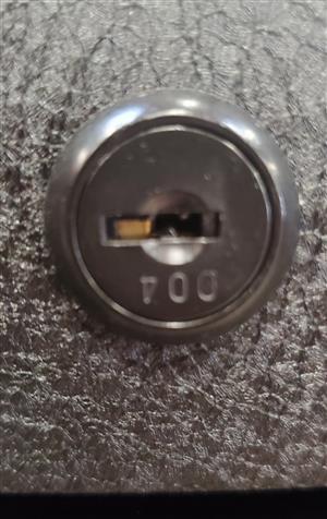 Husky-004-Lock                                                                                                                                                                                                                                                                                                                                                                                                                                                                                                      