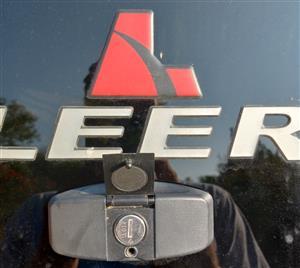 Leer SL014 Truck Topper Lock Key                                                                                                                                                                                                                                                                                                                                                                                                                                                                                    