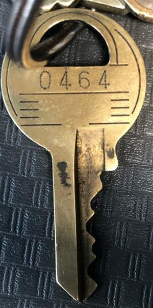 Master Lock 0464 Padlock Key                                                                                                                                                                                                                                                                                                                                                                                                                                                                                        