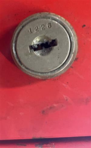 SnapOn 1226 Toolbox Lock Key                                                                                                                                                                                                                                                                                                                                                                                                                                                                                        