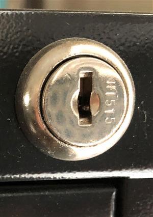 Staples Hirsh HI515 File Cabinet Lock Key                                                                                                                                                                                                                                                                                                                                                                                                                                                                           