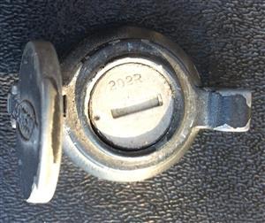 UnderCover Egg Trailer 202R Key Lock                                                                                                                                                                                                                                                                                                                                                                                                                                                                                